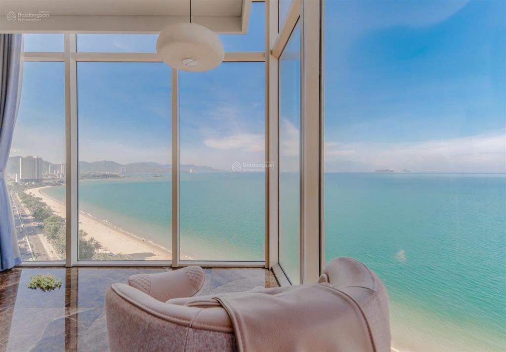 Bán căn hộ vip 4pn trọn mặt tiền biển tại the costa nha trang, giá 65 tỷ, nội thất sang trọng