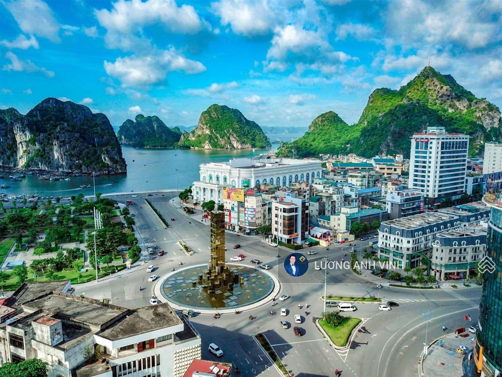 Bán đất tặng nhà mặt đường 25/4 hồng gai hạ long 0931 520 ***