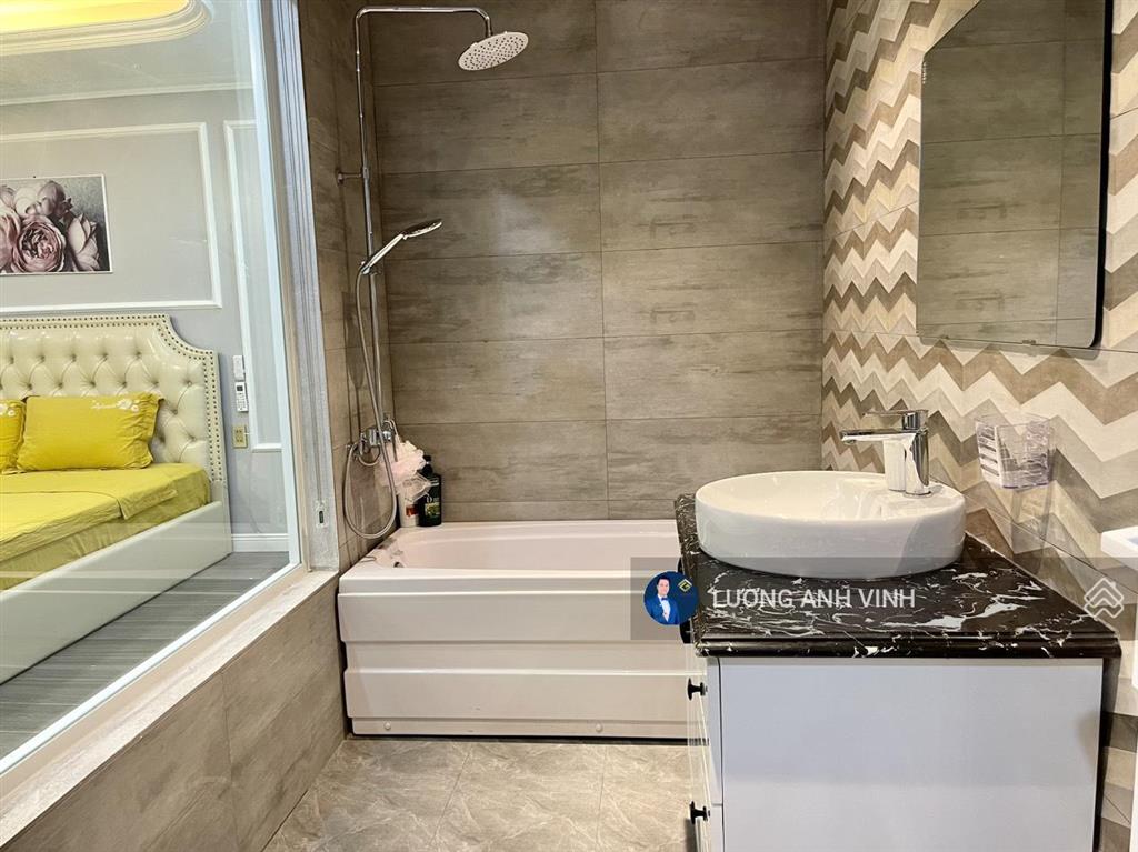 Bán nhà phố thương mại khu chợ đêm hạ long