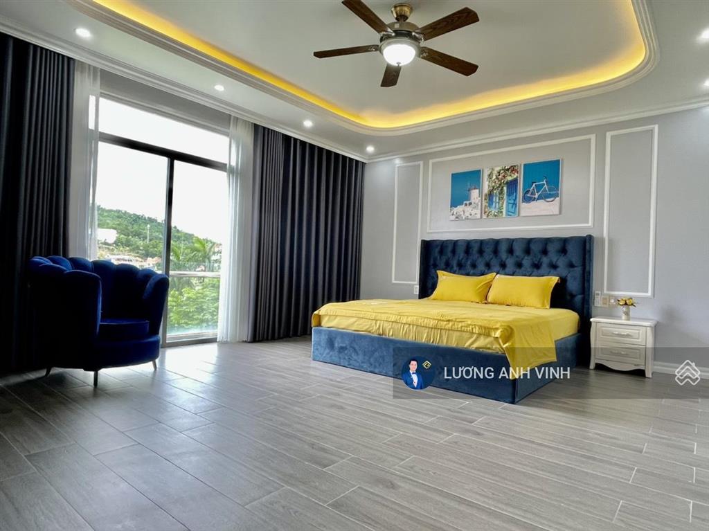 Bán nhà phố thương mại khu chợ đêm hạ long