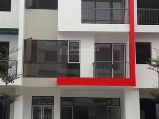 Nhà phố khu chợ trung tâm việt trì. cạnh quảng trường hùng vương