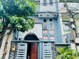 Cho thuê nhà riêng, kdc hồng long. dt 5x20m, 1 trệt 2 lầu, 4pn, sẵn nội thất