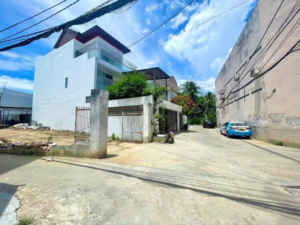 Bán lô góc hai mặt tiền gần đường 2310 tây nha trang