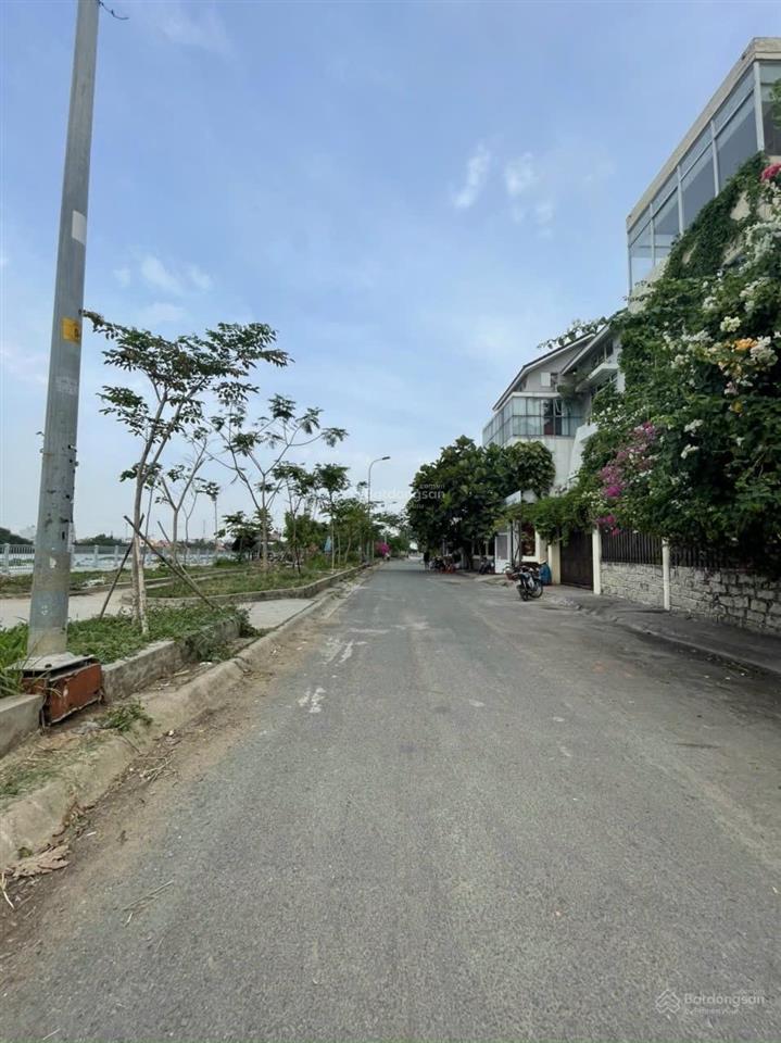 Đất đẹp view sông bình lợi, dt 6x20m. đất vuông vức. giảm còn 13.5 tỷ. hẻm xe hơi thông