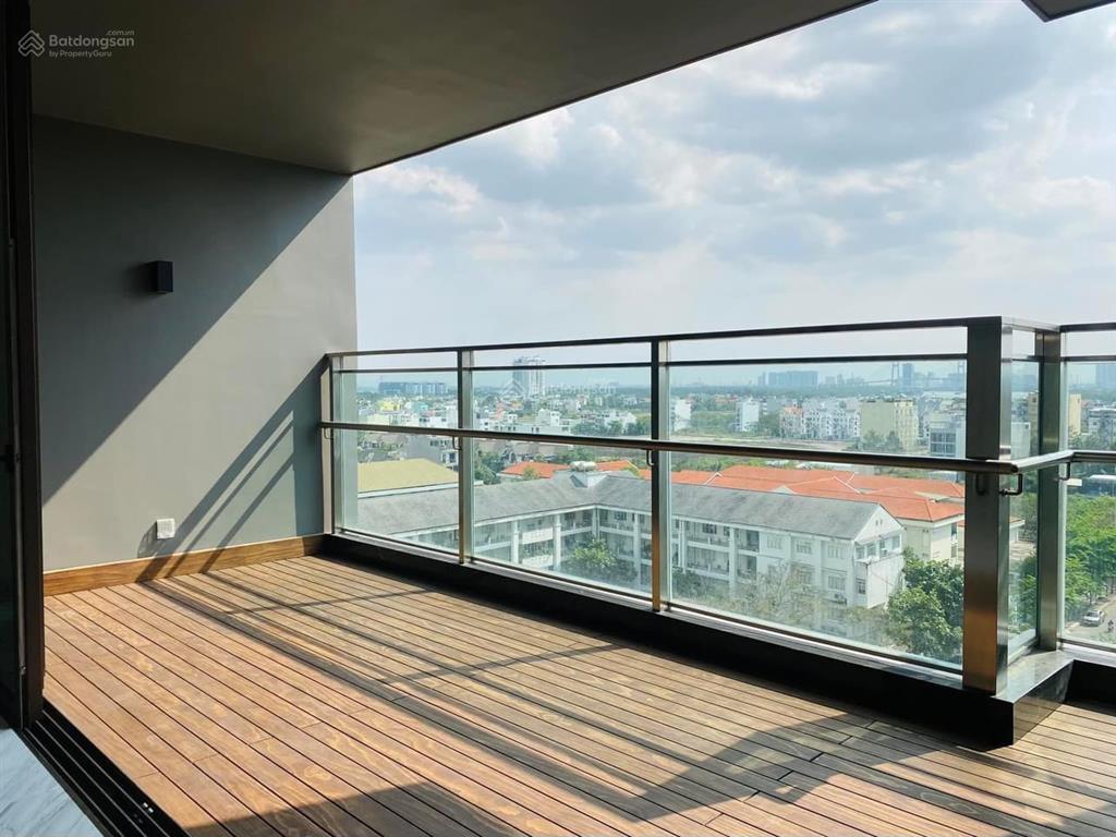 Tầng cao tại define! căn 03 phòng ngủ dt 220.8m2, sân vườn riêng. giá 36,9 tỷ  0931 356 ***