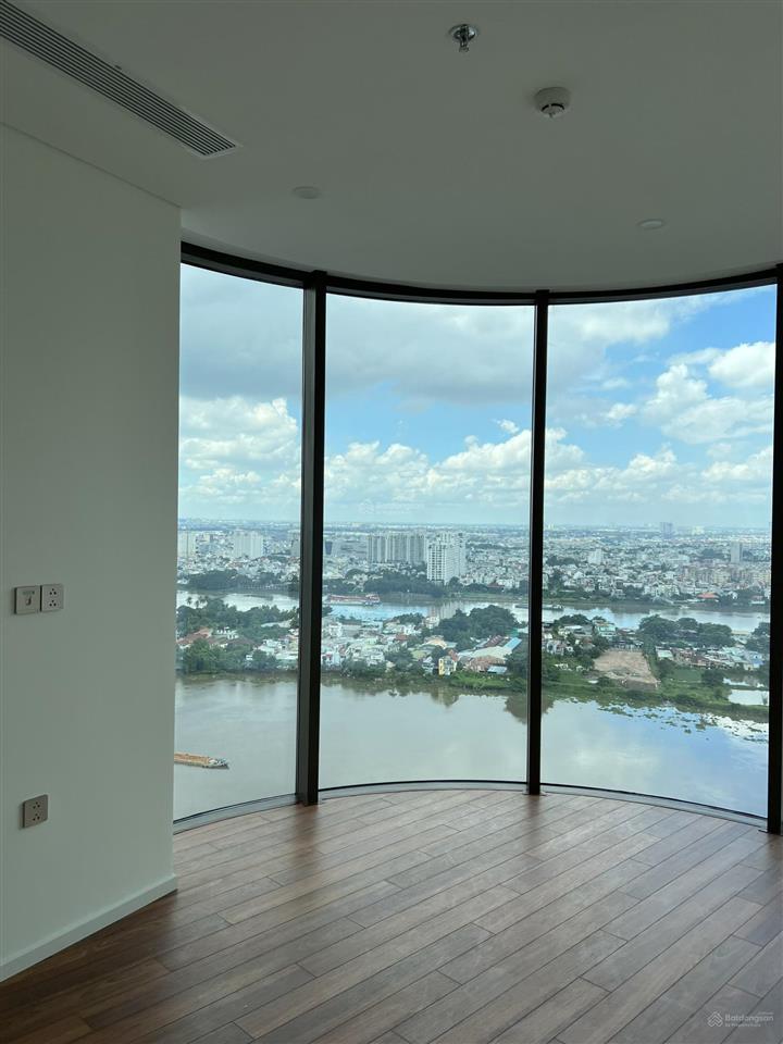 Nhà đẹp giá tốt! thaodien green căn góc 03 pn 131.46m2 trục 07 tầng cao. giá 28 tỷ  0931 356 ***