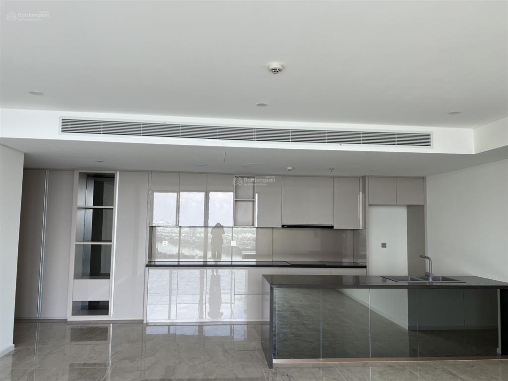 Nhà đẹp giá tốt! thaodien green căn góc 03 pn 131.46m2 trục 07 tầng cao. giá 28 tỷ  0931 356 ***