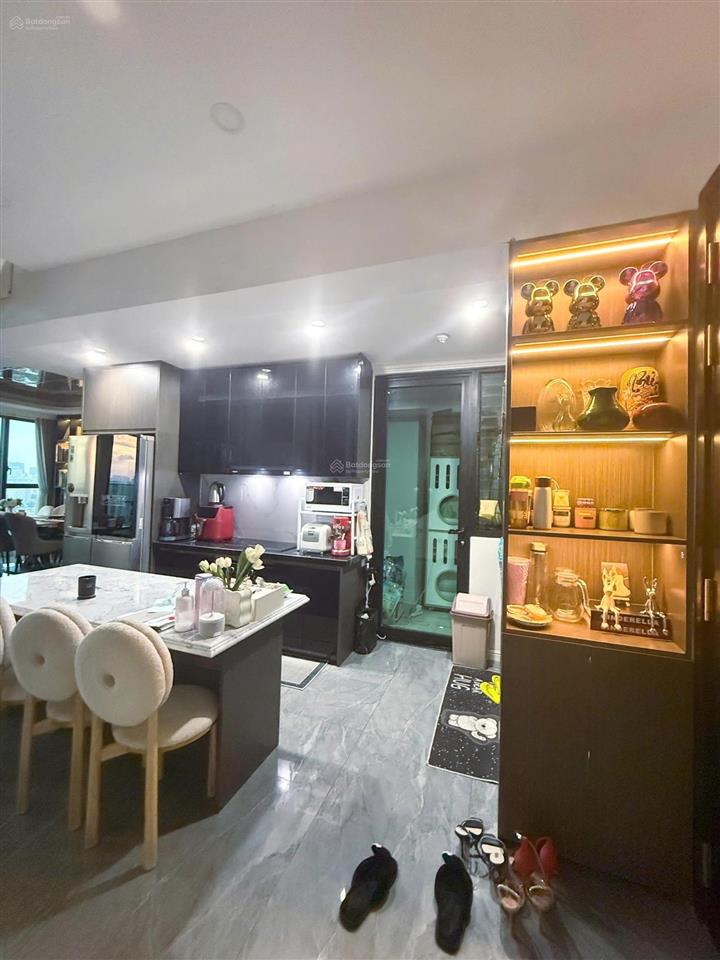 Nhà đẹp tầng cao! bán duplex 02 phòng ngủ, nội thất đẹp, dt 102m/90,24m2. giá 11,5tỷ.  0931 356 ***