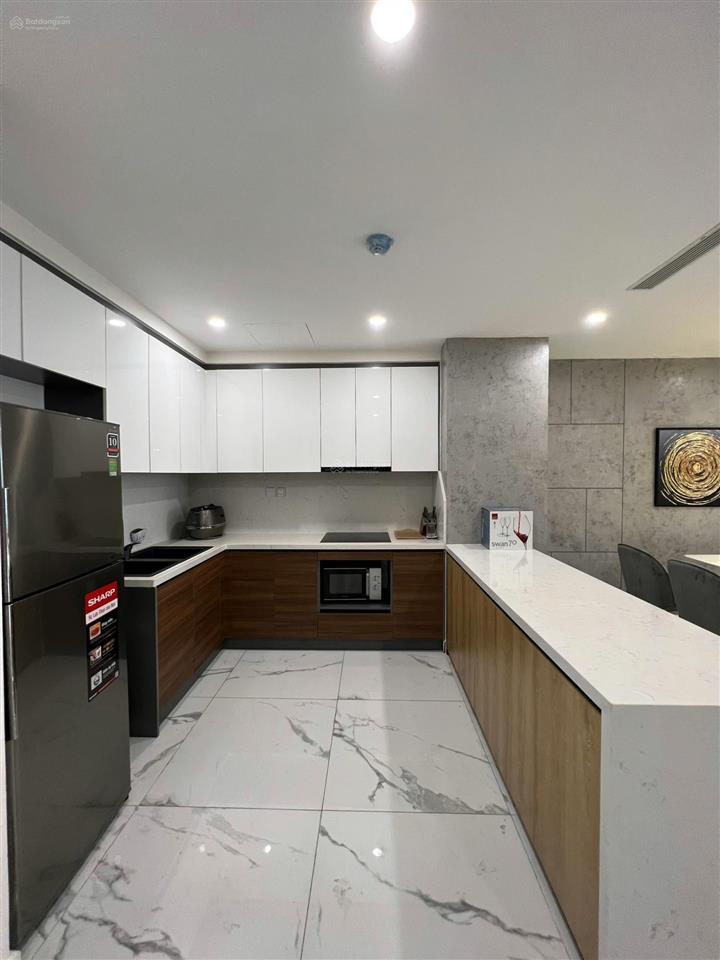 Siêu hot  cho thuê a10 nam trung yên 105m2 3 ngủ full đồ 17tr/th   0976 215 ***