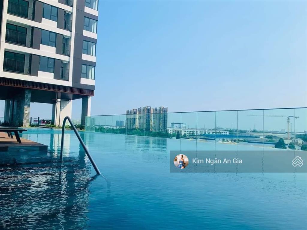 Chuyển nhượng chính chủ gửi bán căn góc 2pn 2wc full nội thất sổ sẵn chung cư the emerald golf view