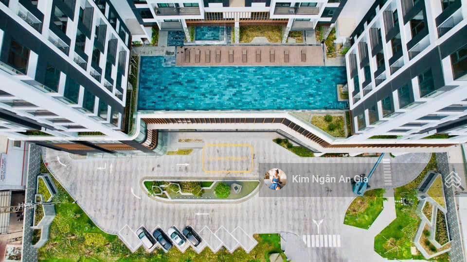 Chuyển nhượng chính chủ gửi bán căn góc 2pn 2wc full nội thất sổ sẵn chung cư the emerald golf view