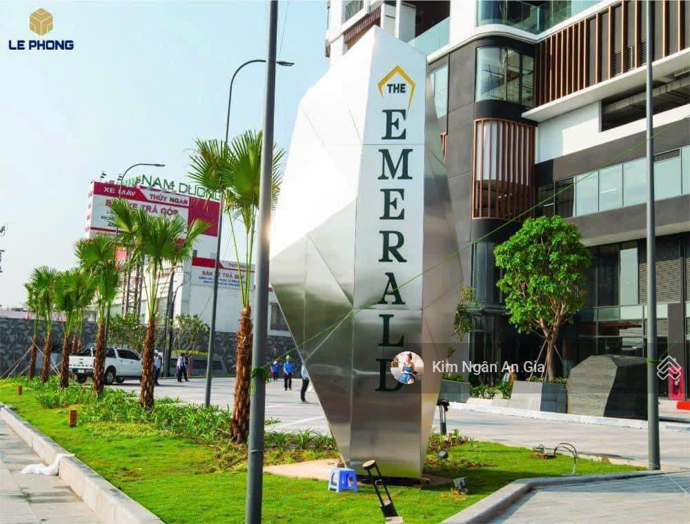 Chuyển nhượng chính chủ gửi bán căn góc 2pn 2wc full nội thất sổ sẵn chung cư the emerald golf view