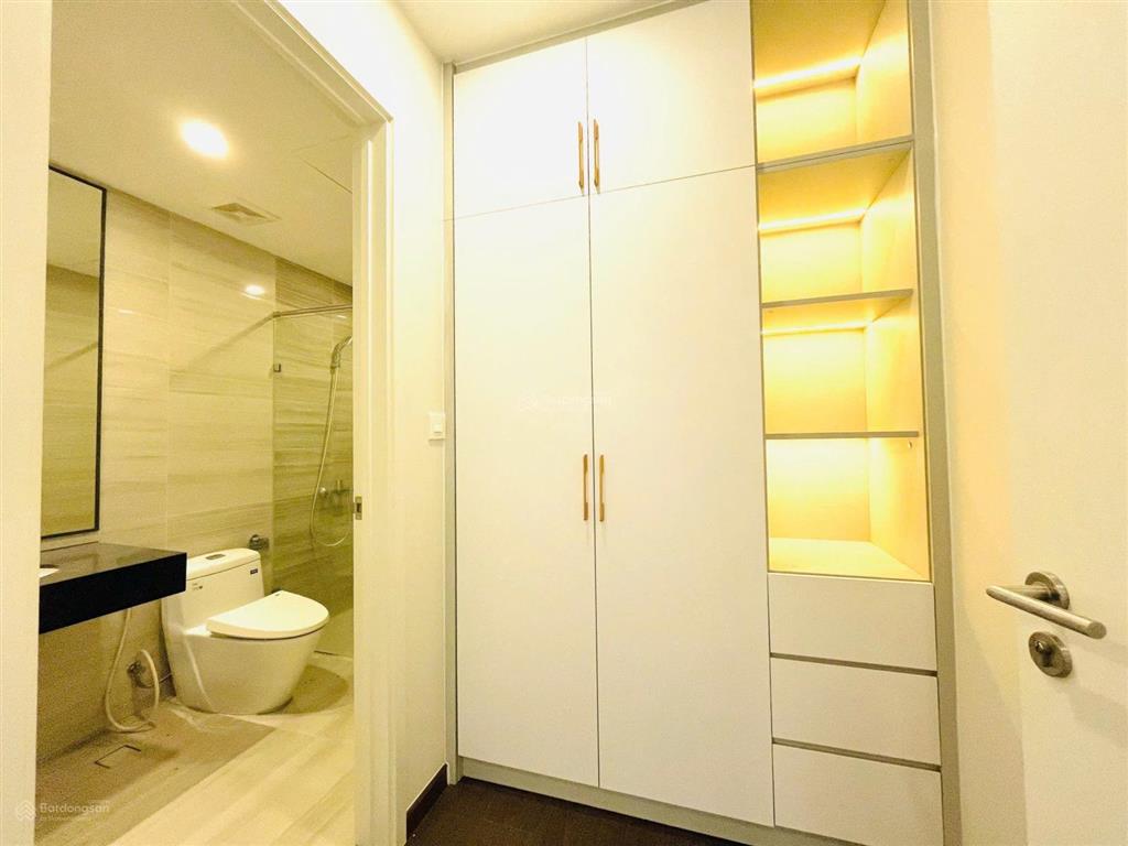 Chính chủ cần bán lỗ căn góc 2pn2wc cc the emerald golf view, full nội thất
