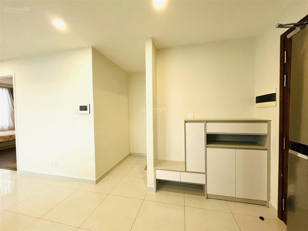 Chính chủ cần bán lỗ căn góc 2pn2wc cc the emerald golf view, full nội thất