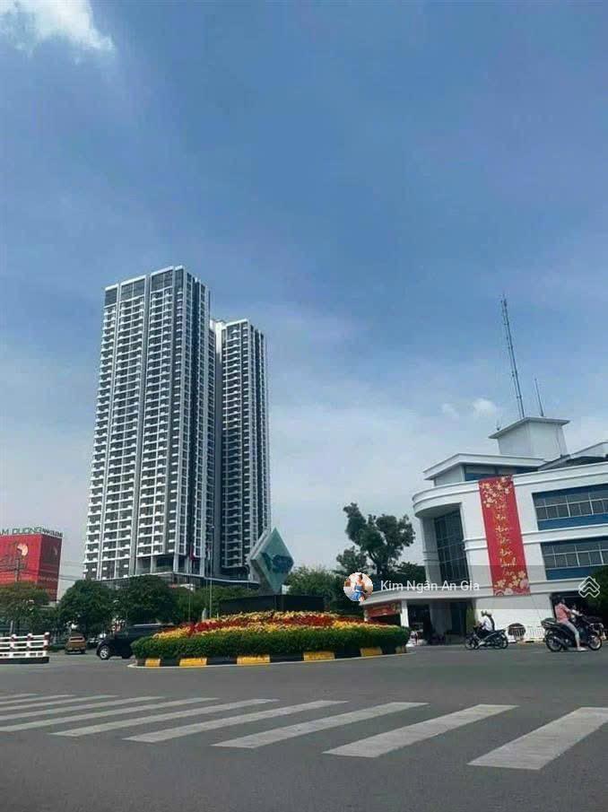 Bán căn hộ 72m2  đã có sổ hồng 2,95 tỷ đối diện siêu thị aeon mall