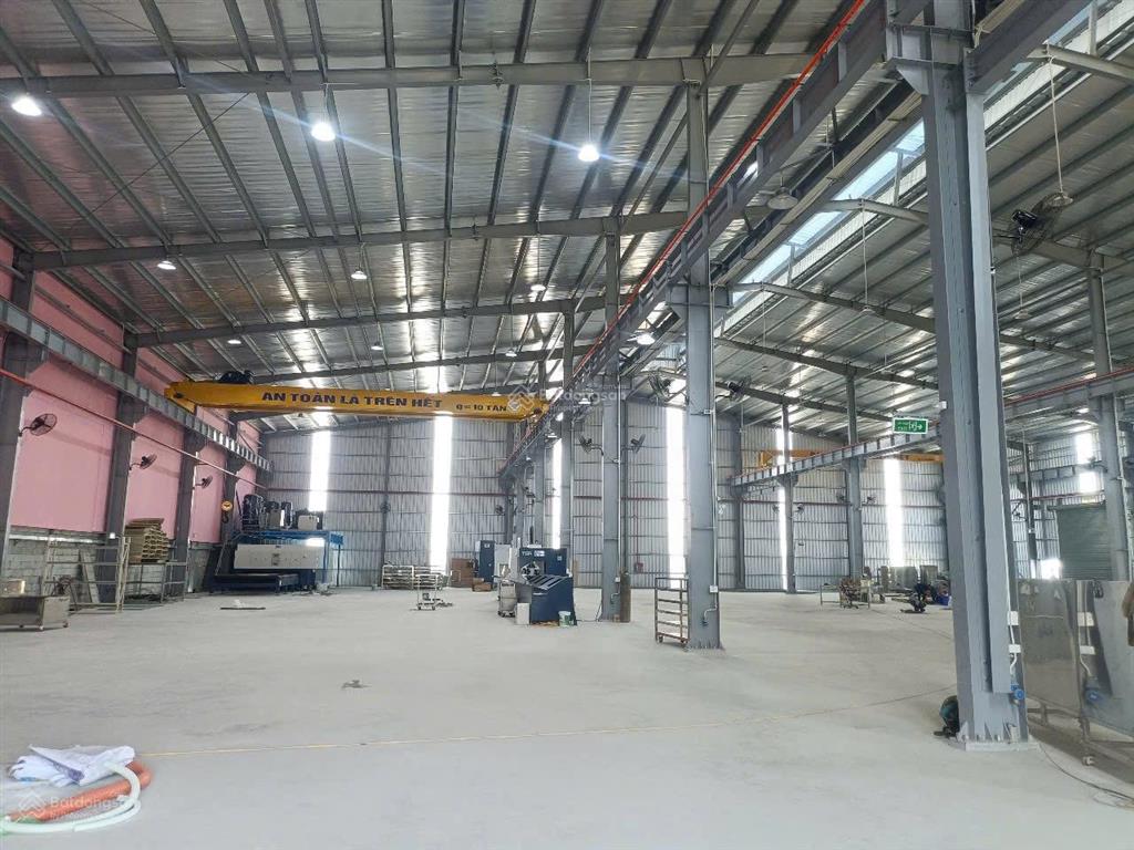 Bán lô đất 1000m2 mặt đường phạm văn đồng sẵn 800m2 nhà xưởng giá 40 tỷ full thổ cư