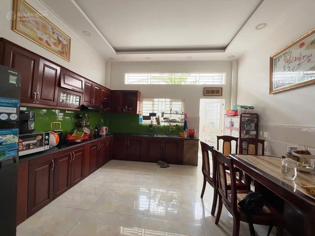 Ngay ga metro, nhà 3 tầng mới về ở ngay, 107m2 (5x22) đường tây hòa q9, giá 13,9 tỷ, shr