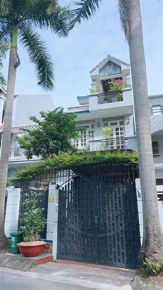 Ngay tây hòa, nhà 3 tầng mới về ở liền, 129m cách ga metro phước long 300m, giá 14,2 tỷ, shr