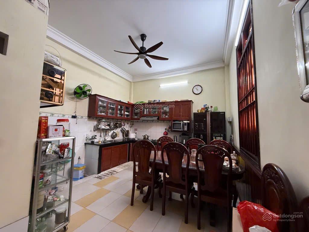 Ngay tây hòa, nhà 3 tầng mới về ở liền, 129m cách ga metro phước long 300m, giá 14,2 tỷ, shr