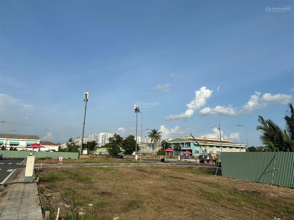 Nhà phố liền kề chung cư akari  bình tân  1 trệt 3 lầu 1 tum giá 6.8 tỷ  0901 469 ***