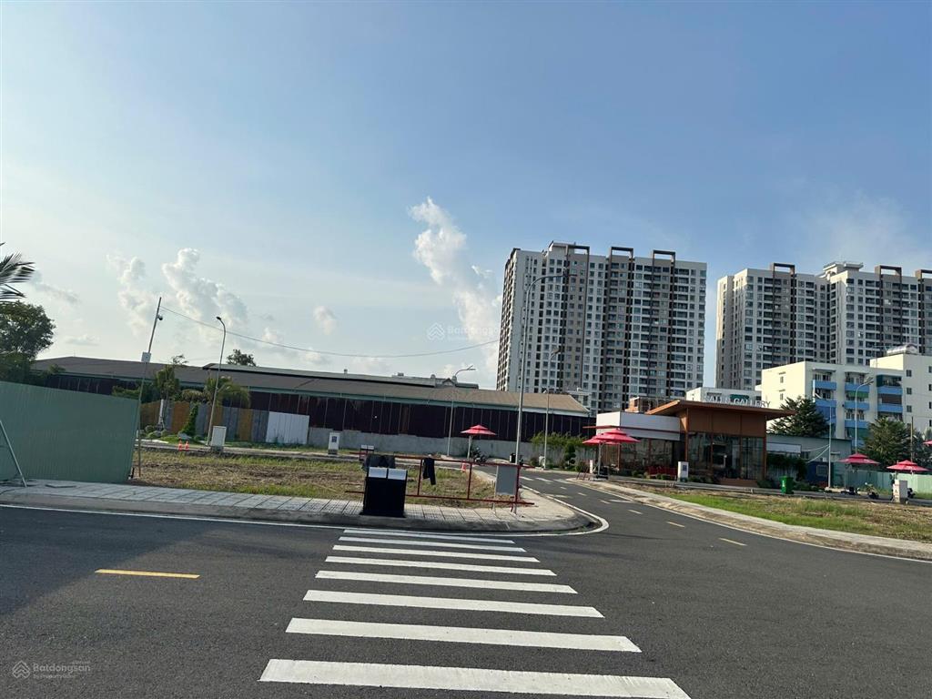 Nhà phố liền kề chung cư akari  bình tân  1 trệt 3 lầu 1 tum giá 6.8 tỷ  0901 469 ***