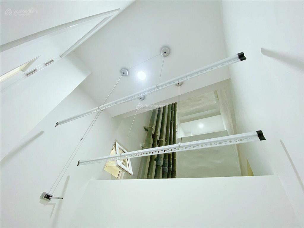 Cho thuê căn hộ diamond riverside giá 8tr vào ở liền 0901 469 ***