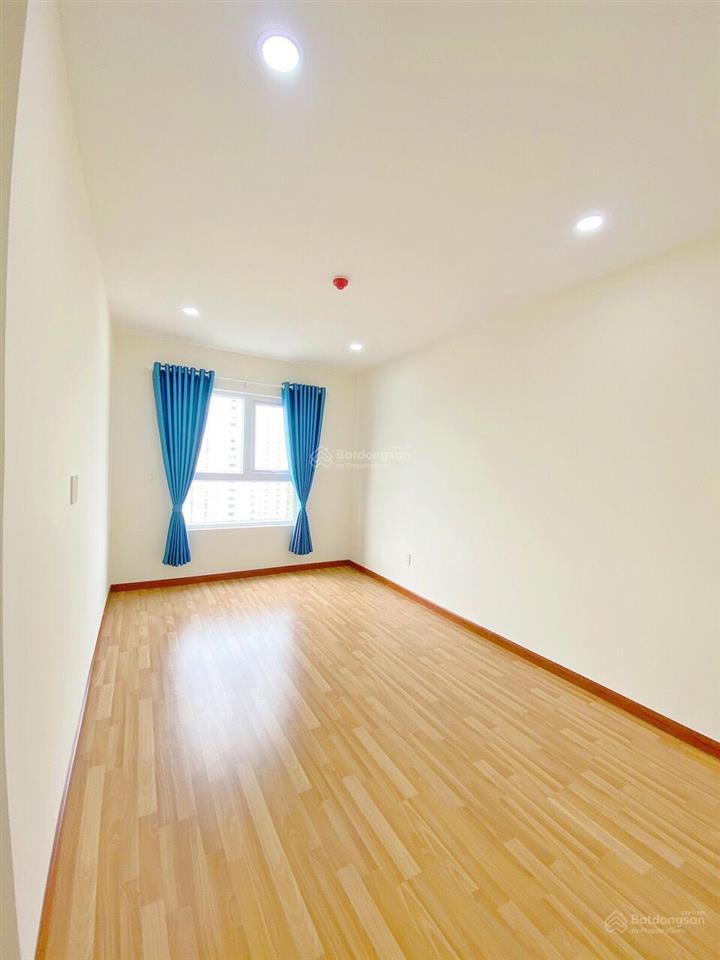 Cho thuê căn hộ diamond riverside giá 8tr vào ở liền 0901 469 ***