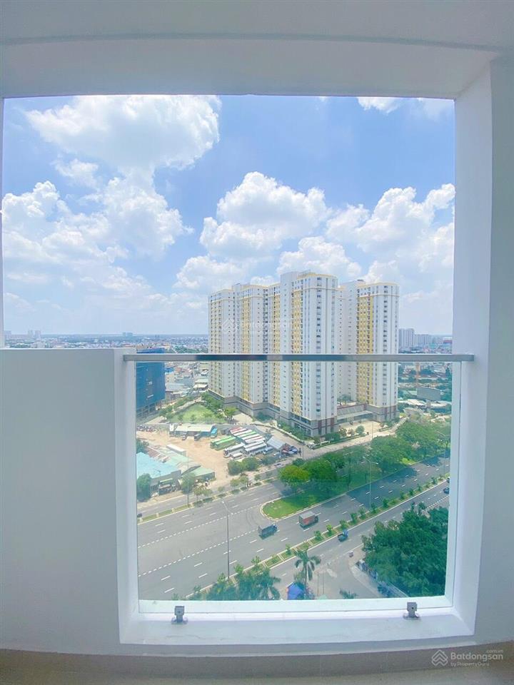 Cho thuê căn hộ diamond riverside giá 8tr vào ở liền 0901 469 ***