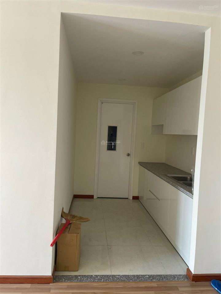 Bán căn 2 phòng ngủ 72m2 nhà trống giá 3 tỷ  nhà mới 99%  chung cư diamond riverside 0901 469 ***