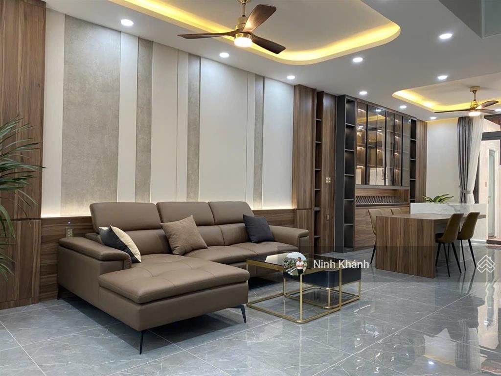Cần bán gấp biệt thự liền kề lavila full nội thất 13.5 tỷ