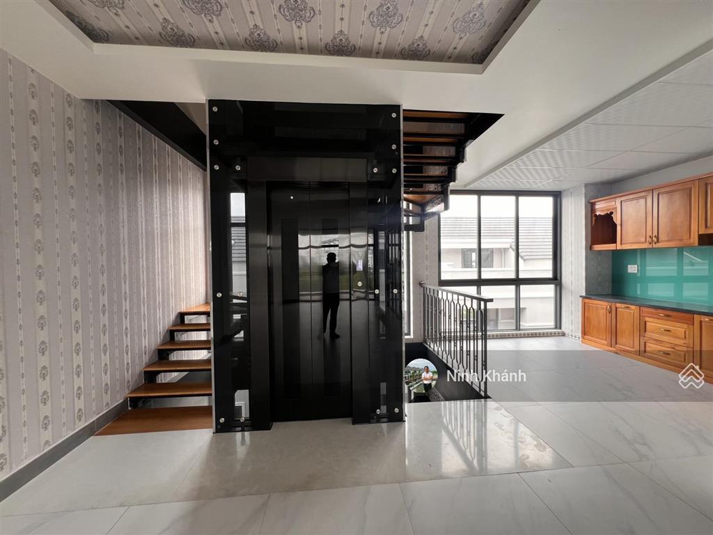 Cho thuê shophouse mặt tiền nguyễn hữu thọ