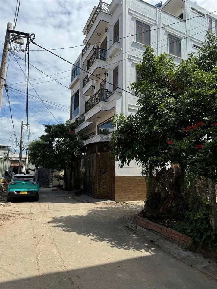 Bán lô đất vị trí siêu đẹp sát mặt tiền bờ kè tham lương gò vấp
