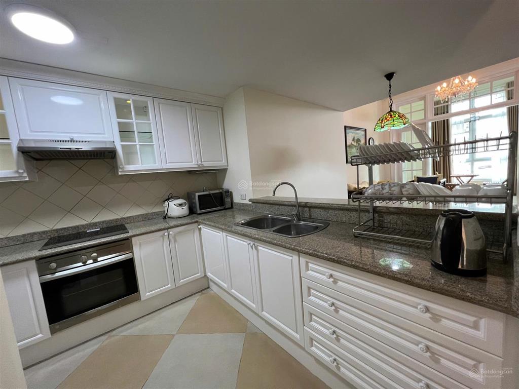 Cho thuê căn hộ the manor  mễ trì 2 phòng ngủ 106m2 cơ bản hoặc full đồ giá 20tr/tháng (đã trống)