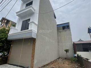 Chủ cần tiền bán lô đất 50m2 phụng châu, cách tdtt 200m, ô tô đỗ cửa, giá rẻ nhất thị trường
