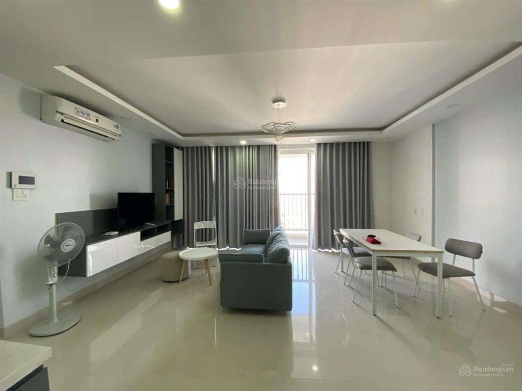 Bán gấp căn hộ orchard parkview như hình 83m2 thiết kế 2pn 2wc nội thất đủ hướng đông nam tầng cao