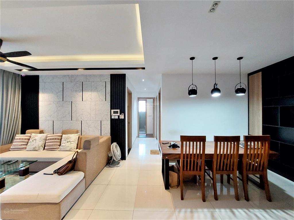 Căn hộ góc 3 phòng ngủ ở ngay khu sân bay orchard parkview  novalanđ 100m2 nội thất đầy đủ 19triệu