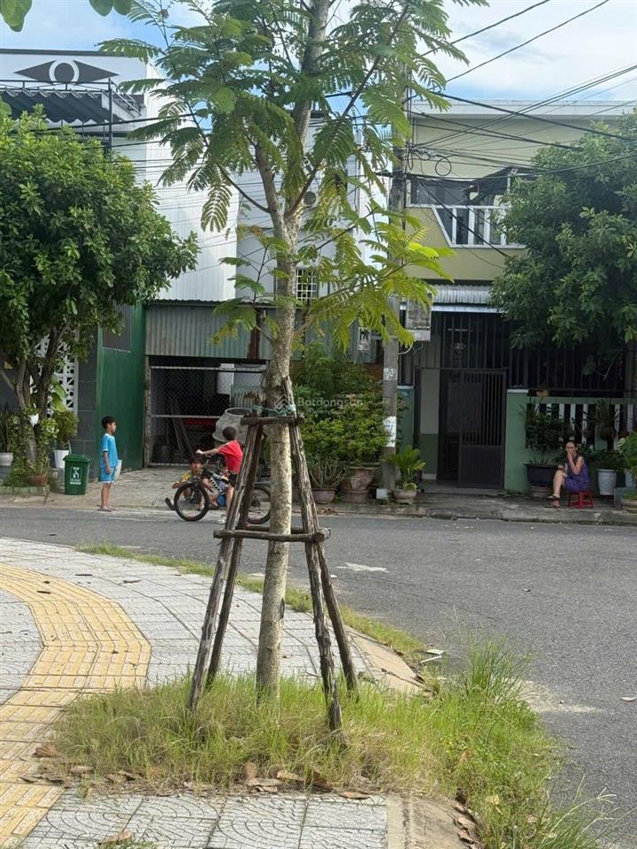 Cần bán gấp 1 lô đất đẹp đường tùng lâm 3, đối diện công viên