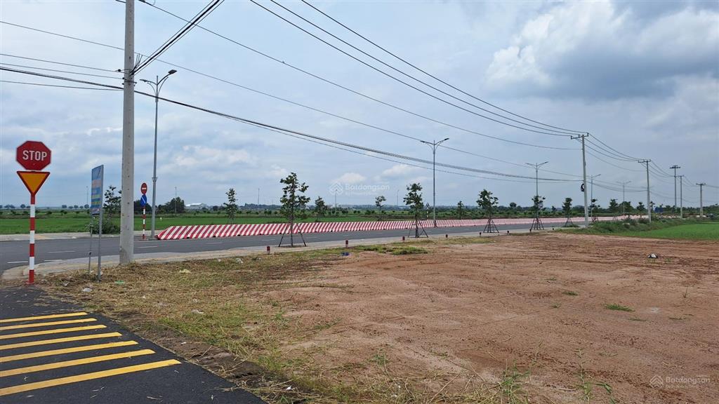 Bán đất 100% thổ cư 6m x 16m = 96m2  giá chỉ 1,45 tỷ  bao giấy tờ.