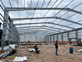 Cho thuê 3 nhà kho mới xây dựng tại mt ql1a. 1200m , 1400m và 2600m2. an phú đông q12