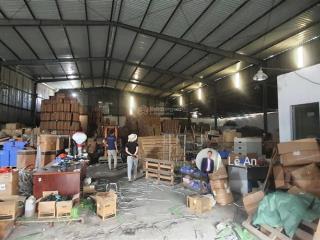 Cần bán nhà kho hiện đang cho thuê. dt 1600m2 đất skc. tại lê thị riêng phường thới an, q12