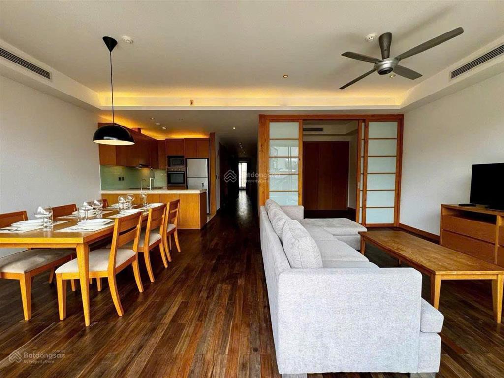 Bán toà nhà 52 tô ngọc vân  tây hồ căn hộ dịch vụ 165m2 x 10 tầng, ô tô, dòng tiền 500tr