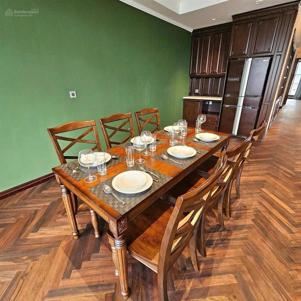 Bán toà nhà 52 tô ngọc vân  tây hồ căn hộ dịch vụ 165m2 x 10 tầng, ô tô, dòng tiền 500tr