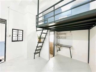 Cho thuê phòng gác lửng tại trần văn mười hóc môn  cửa sổ ban công cực thoáng mát, bãi xe rộng