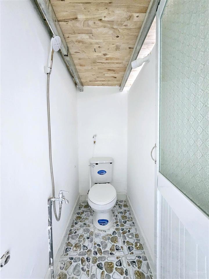 Phòng trọ mới xây gác lửng cao không đụng đầu  giờ giấc tự do đ. tiền lân 12 bà điểm  hóc môn