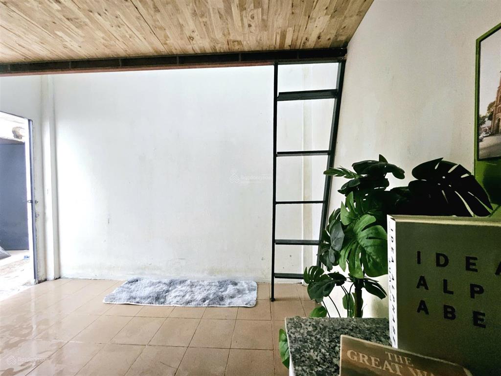 Phòng trọ mới xây gác lửng cao không đụng đầu  giờ giấc tự do đ. tiền lân 12 bà điểm  hóc môn