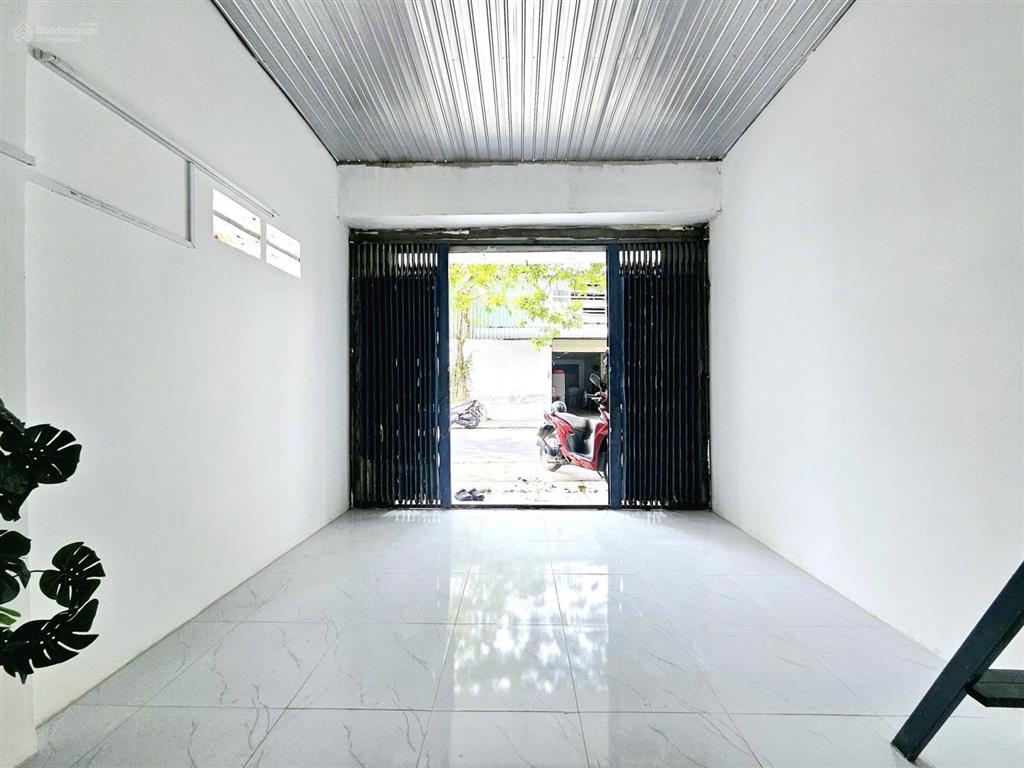 Phòng trọ mới xây gác lửng cao không đụng đầu giờ giấc tự do đ. tiền lân 12 bà điểm hóc môn