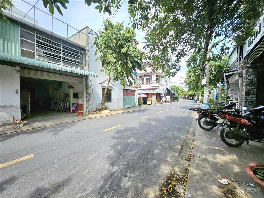 Phòng trọ mới xây gác lửng cao không đụng đầu  giờ giấc tự do đ. tiền lân 12 bà điểm  hóc môn