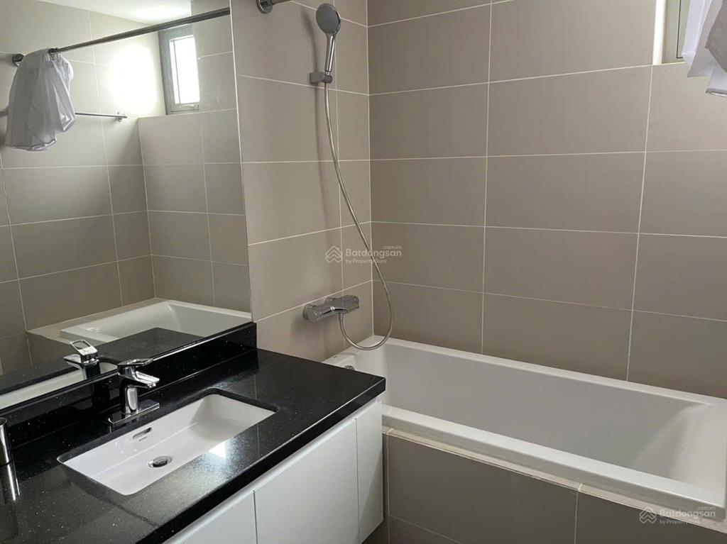 Bán gấp căn hộ sổ đỏ 3pn 92m2 chỉ 6,49 tỷ view sông đẹp thoáng kế tt q1,3,4,5,7,8.  0903 303 ***