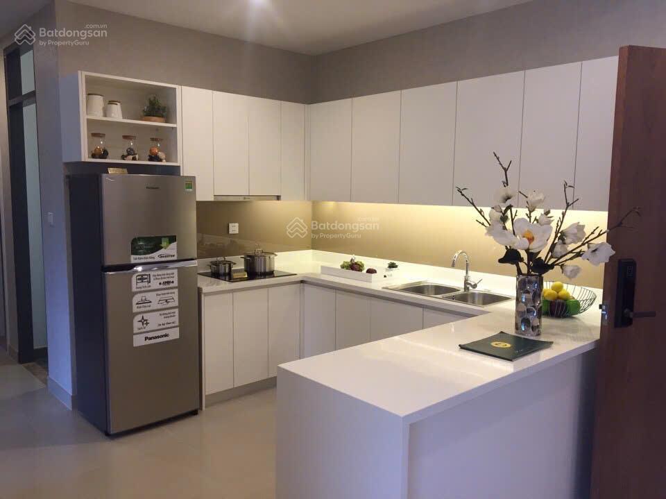 Cho thuê căn ban công lớn 91m2 16 triệu/th 3pn 2wc view sông gần tt q1,3,4,5,7,8. 0903 303 ***