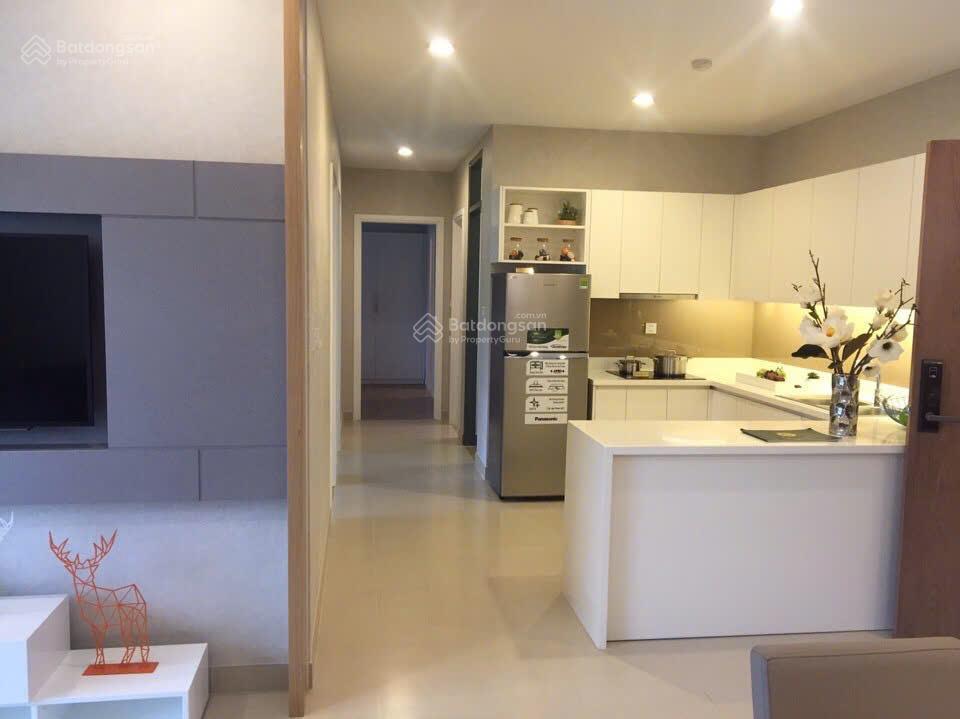 Cho thuê căn ban công lớn 91m2 16 triệu/th 3pn 2wc view sông gần tt q1,3,4,5,7,8. 0903 303 ***